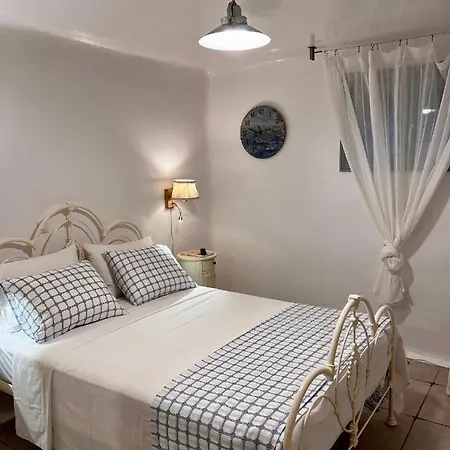 Casa Bianca Of Kea Melissaki