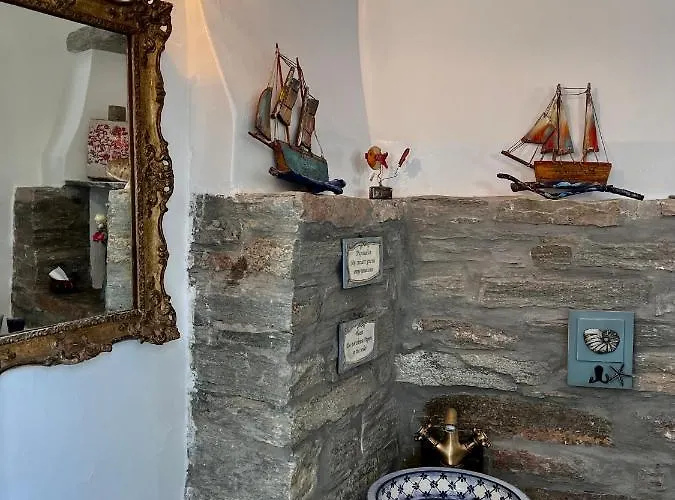 Casa Bianca Of Kea * Melissaki