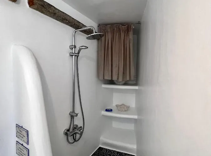 Casa Bianca Of Kea * Melissaki