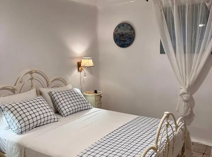 Casa Bianca Of Kea Melissaki